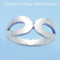 Q492 Sterling Silver Ring