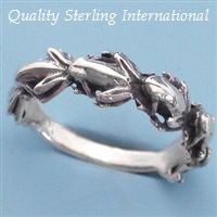 Q811 Silver Frog Ring